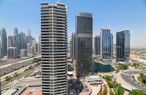 Jumeirah Lake Towers Apartment | Comfy 1BR with Lake View