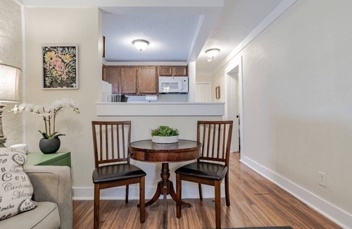 Mobile Apartment | Comfy and Clean 1 Bedroom Flat in Trendy Midtown