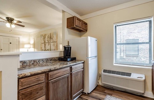 Mobile Apartment | Comfy and Clean 1 Bedroom Flat in Trendy Midtown