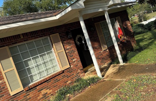 Pontotoc Apartment | Comfy cottage with no pet or cleaning fees