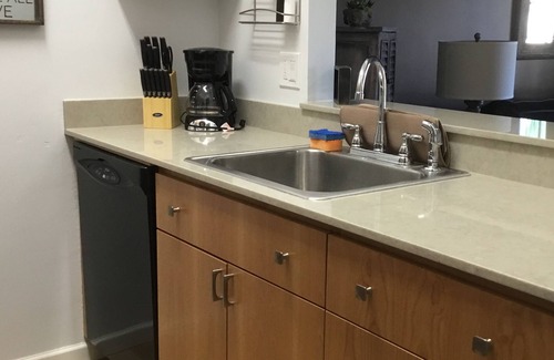 North Mountain Condo | Comfy, cozy 1 BDR/1BR Condo- community outdoor heated pool, hot tub and gym.