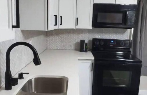 Columbus House | Comfy Cozy 2br home priv.parking 10min to dntwn