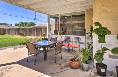 Bakersfield House | Comfy Cozy Home In Oleander Area, Downtown