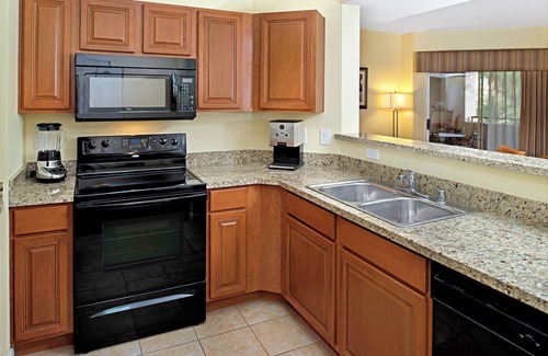 Las Vegas Hotel | Comfy Family Suite with Full Kitchen & Patio, Minutes from Vegas Strip