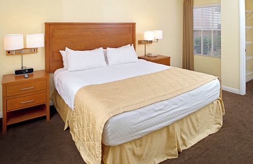 Las Vegas Hotel | Comfy Family Suite with Full Kitchen & Patio, Minutes from Vegas Strip