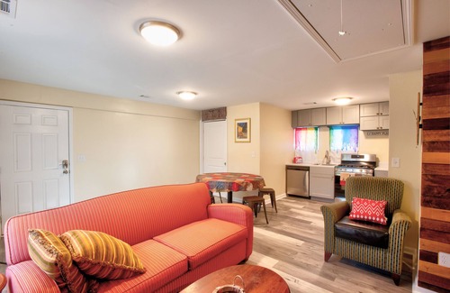 Lithonia House | COMFY HIDE-OUT (SLEEPS 6)