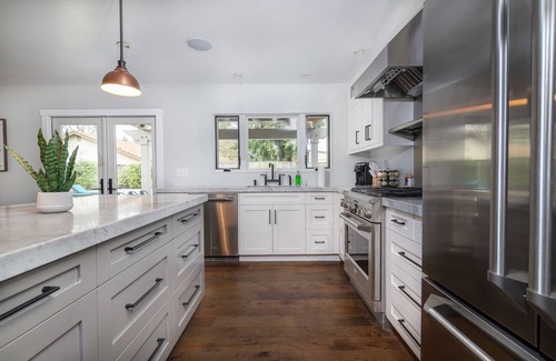 Elk Grove House | Comfy House W/Big Pool/hot tub !