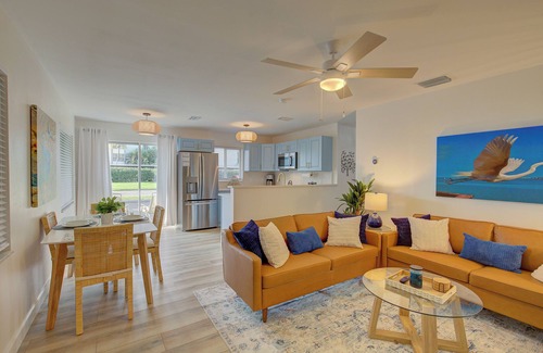 Dunedin Condo | Comfy King Beds Exceptionally Clean 1 Mi 2 Honeymoon Isle Beach Pass Included