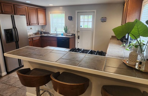 Central Carrollton Association House | Comfy on Carrollton Avenuen dog friendly on streetcar line!n