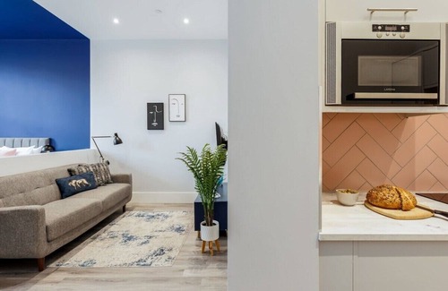 West Cliff Apartment | Comfy Seaside Studio Apt w/Free Gym & Wi-Fi