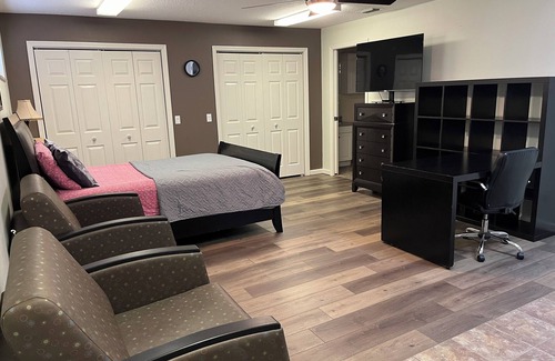Brandon Apartment | Comfy Studio in Brandon