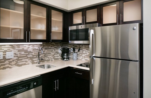 Historic East Village Apartment | Comfy Studio Suite | Free Breakfast, Free Wi-Fi, Indoor Pool, Hot Tub