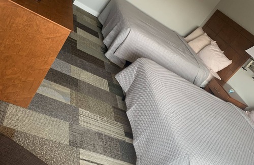 Port Clinton Hotel | Commodore Perry Inn and Suites