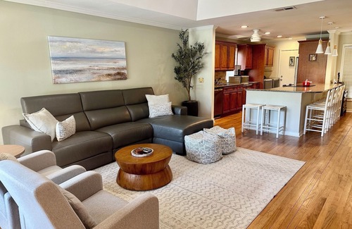 West Beach Cottage | Community Pool, Golf Course View, Sunroom, Dog Friendly Greenslake Cottage!