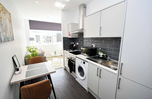 Eastleigh Apartment | Compact & Convenient Apartment in Bradford