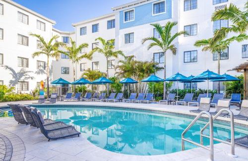 Park Shore Hotel | Compass by Margaritaville Hotel Naples
