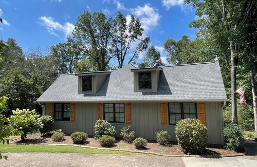 Anderson Cabin | Complete 2025 remodel! Lakefront. Deep Water. Quiet Cove. Convenient to Clemson.