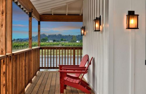 Healdsburg House | Completely Remodeled Farmhouse With Stunning Views Of Dry Creek Valley