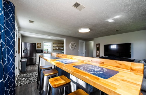 Bridgman House | Completely remodeled house close to the beach, golf, and tons of wineries!