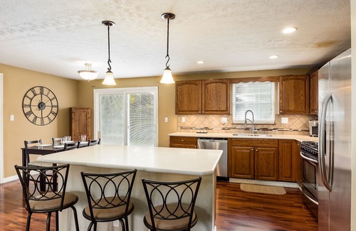 Columbus House | COMPLETELY UPDATED 4 bedroom, 2 full bath home with deck and big yard