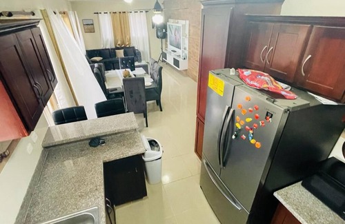 San Francisco de Macoris Condo | Condo 3 Bd Apt, Internet,2 Parqueo,lavadora,ac