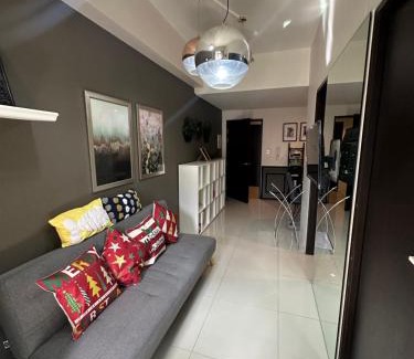 Bonifacio Global City Apartment | Condo in BGC near Grand Hyatt