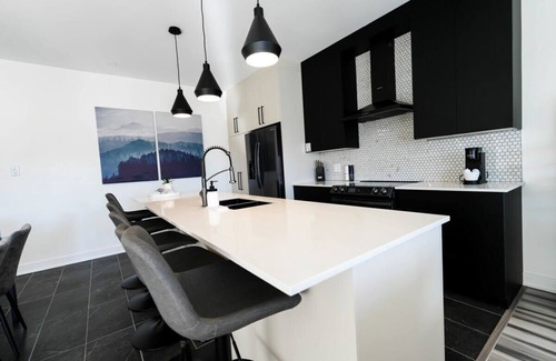 Saint Donat Condo | Condo le Yéti | Lake view | Village St-Donat | dogfriendly