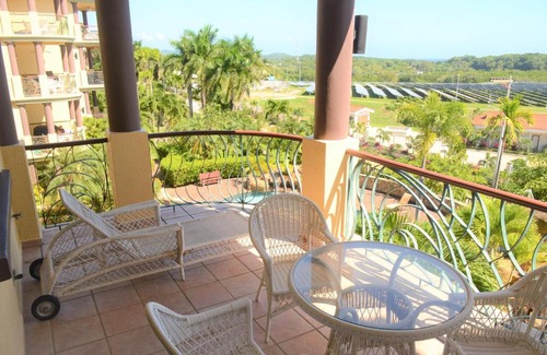 French Harbour Apartment | Condo Unit 131! Stay with us !