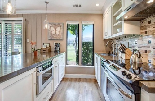 Napa Condo | Condo w/Shared Pool and View of Driving Range