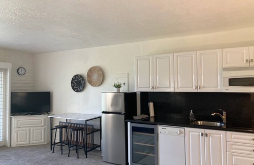 Palm Desert Resort | Condo within walking distance to El Paseo for shopping and restaurants.