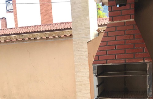 Lazaro House | Condominium Guarany