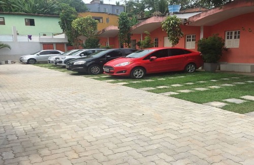 Guarapari Ski Chalet | Condominium of ten chalets and swimming pool for guests. Excellent cost benefit.