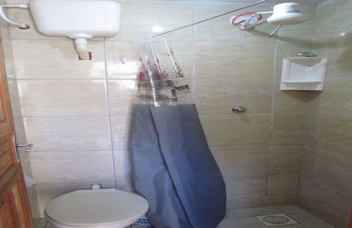 Guarapari Ski Chalet | Condominium of ten chalets and swimming pool for guests. Excellent cost benefit.