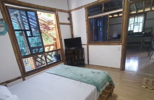 Ibague House | CONDOR CAFE Beautiful CABIN with nearby waterfalls, restaurants and other plans
