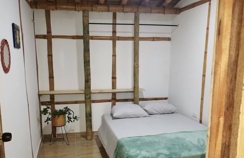 Ibague House | CONDOR CAFE Beautiful CABIN with nearby waterfalls, restaurants and other plans