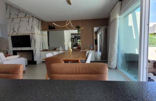 Xangri-La House | Confortável casa em condomínio, um retiro para descanso!