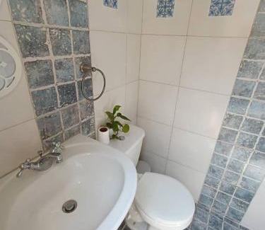 Naguanagua House | Confortable y hermosa casa en conjunto cerrado a 5 minutos de La Universidad de Carabobo y 10 de la zona centrica Valencia con todos los serivicios cerca