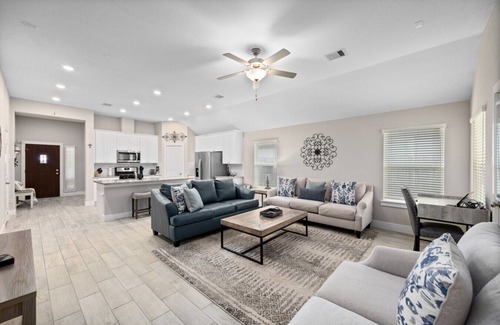 Conroe House | Conroe 3BR Sleeps 12 | Fenced Yard + Garage Games