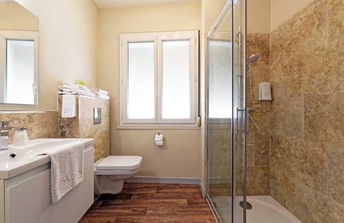 Autun Hotel | Contact Hôtel du Commerce et son restaurant Côte à Côte