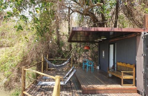 Brotas Ski Chalet | Container Beija-Flor com SPA e Cachoeira