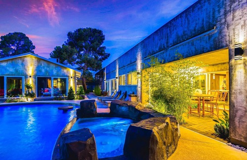 Las Vegas Villa | Contemporary 12BD/12BA Private Villa w/Sports court. Sleeps 48!
