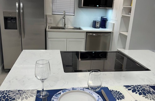 Tallahassee House | Contemporary-Chic Cozy Cabin Conveniently Located