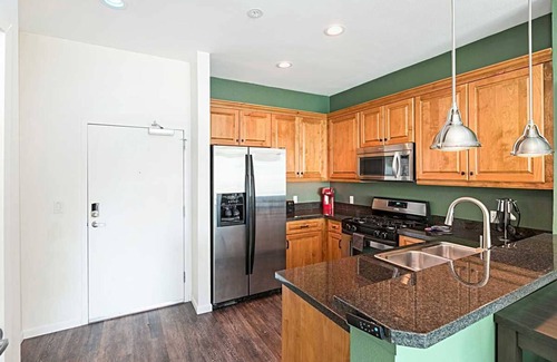 Pacific Terrace Condo | Contemporary Condo in the Gaslamp