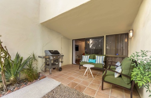 Twin Palms Condo | Contemporary One BDR, Ground Floor Condo, Open Patio, and Walk to Shops