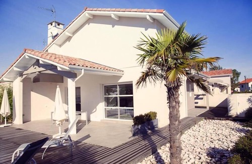 Capbreton House | Contemporary villa between the beaches and the city ranked 5 stars