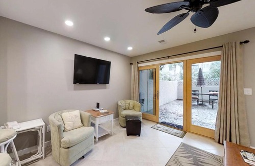 Hilton Head Island Hotel | Continental Club 6