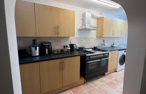 Newham House | 🛠️ Contractor, Professional and Family Accommodationnn✅ Short or long stays