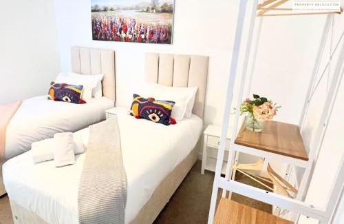 Stevenage Apartment | Contractors 2 Bed Apartment in Stevenage near Asda By White Orchid Property Relocation Leisure & Business