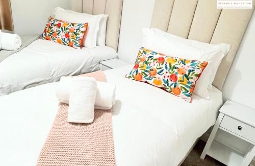 Stevenage Apartment | Contractors 2 Bed Apartment in Stevenage near Asda By White Orchid Property Relocation Leisure & Business