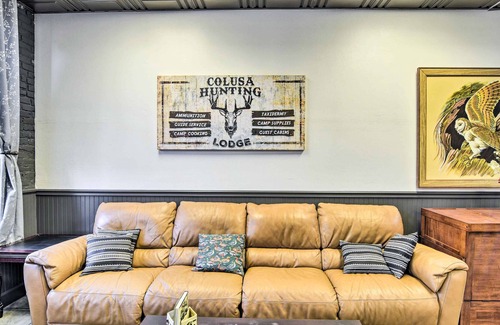Colusa House | Convenient Colusa Townhome - Pet Friendly!